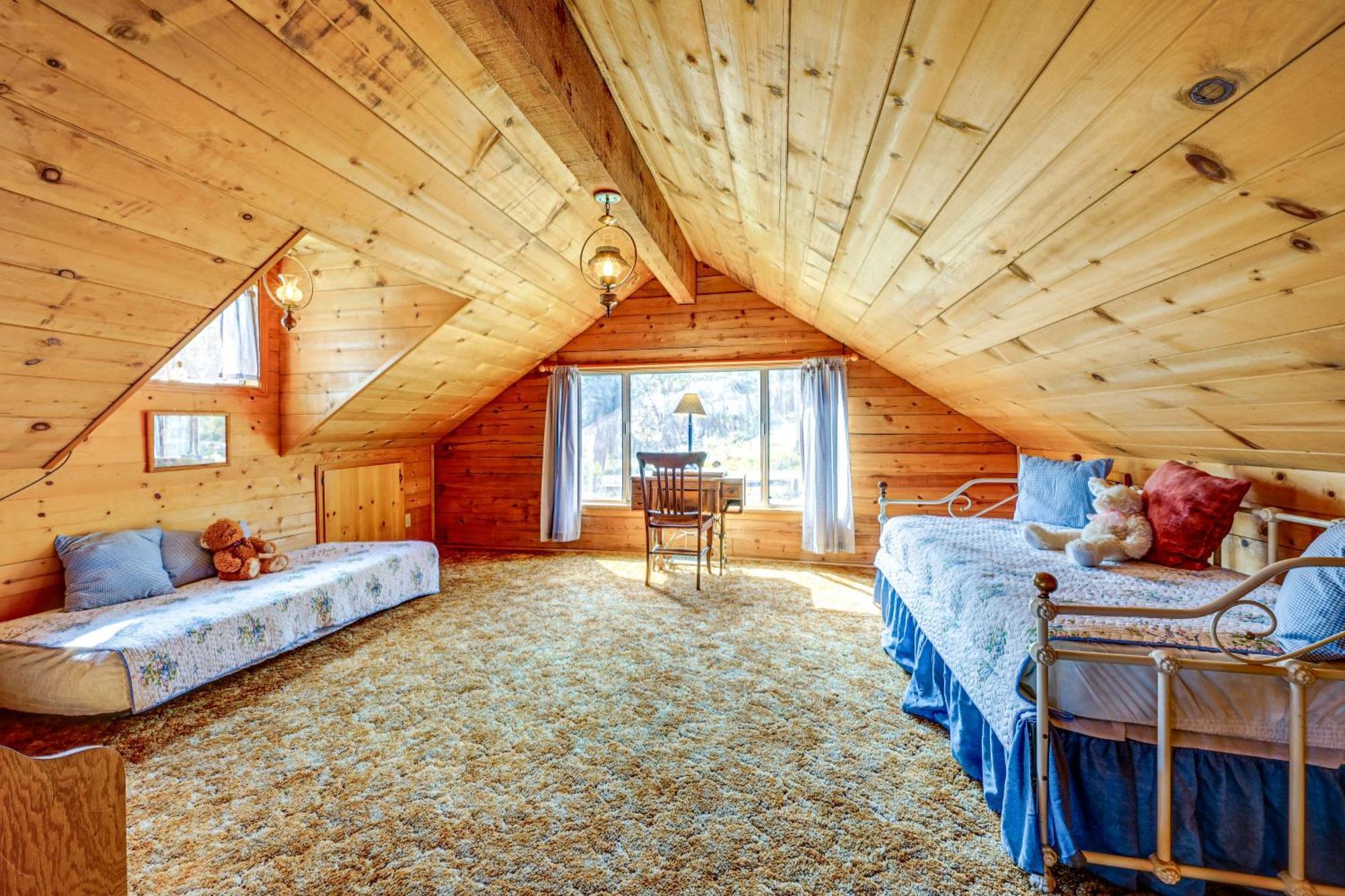 Cozy Family-Friendly Badger Retreat With Fireplace! Экстерьер фото