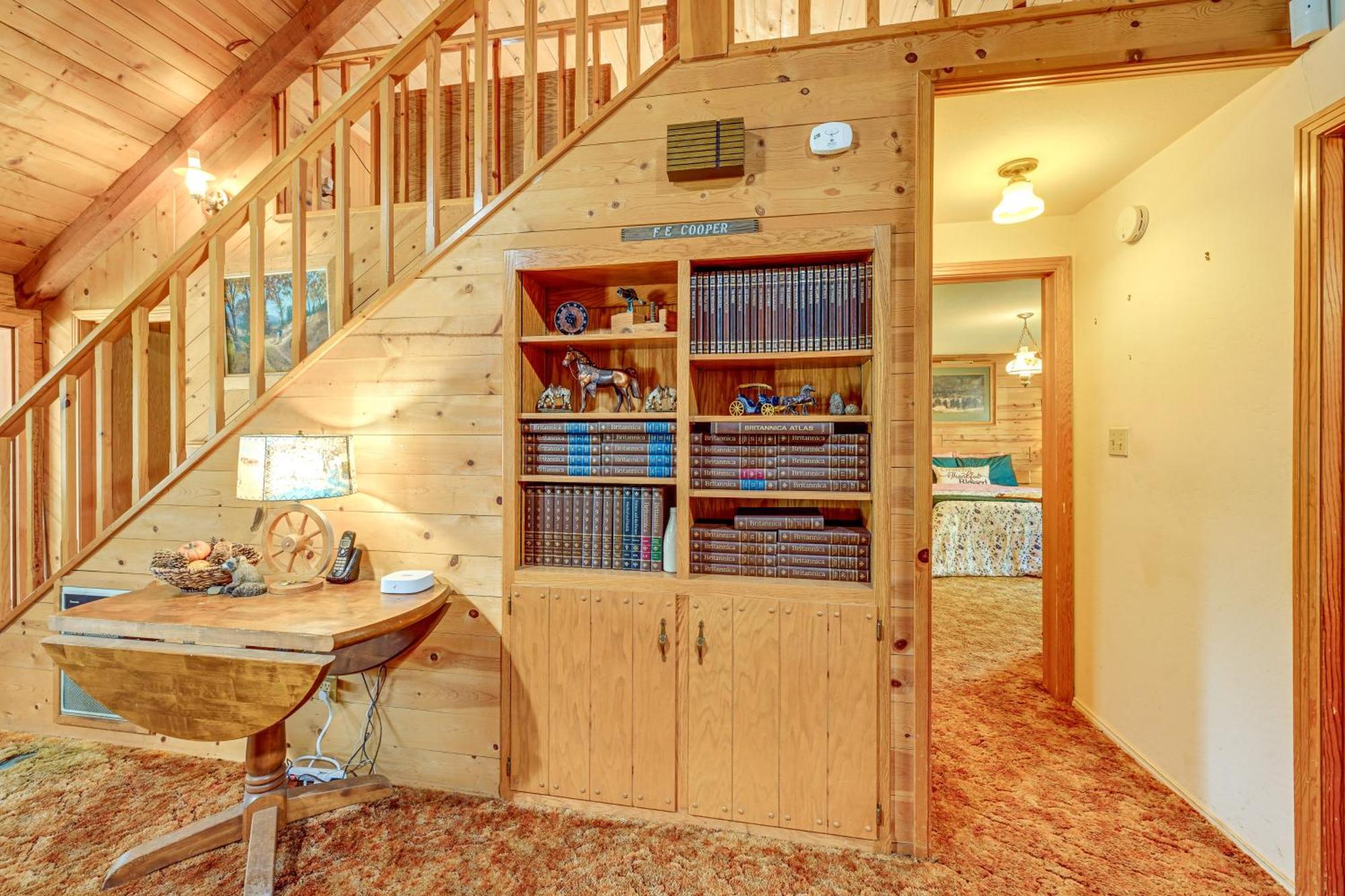 Cozy Family-Friendly Badger Retreat With Fireplace! Экстерьер фото