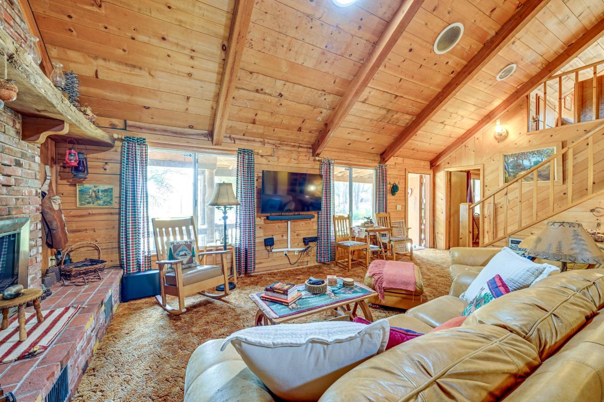 Cozy Family-Friendly Badger Retreat With Fireplace! Экстерьер фото